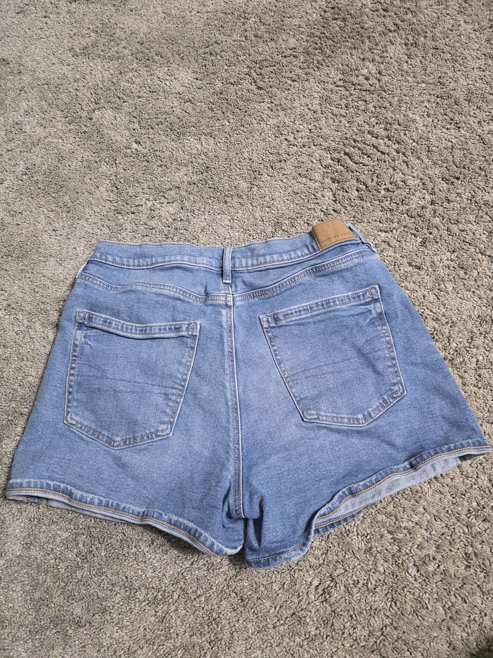 American Eagle Outfitters Medium Blue Denim High-Rise Women's Shorts - Picture 2 of 5